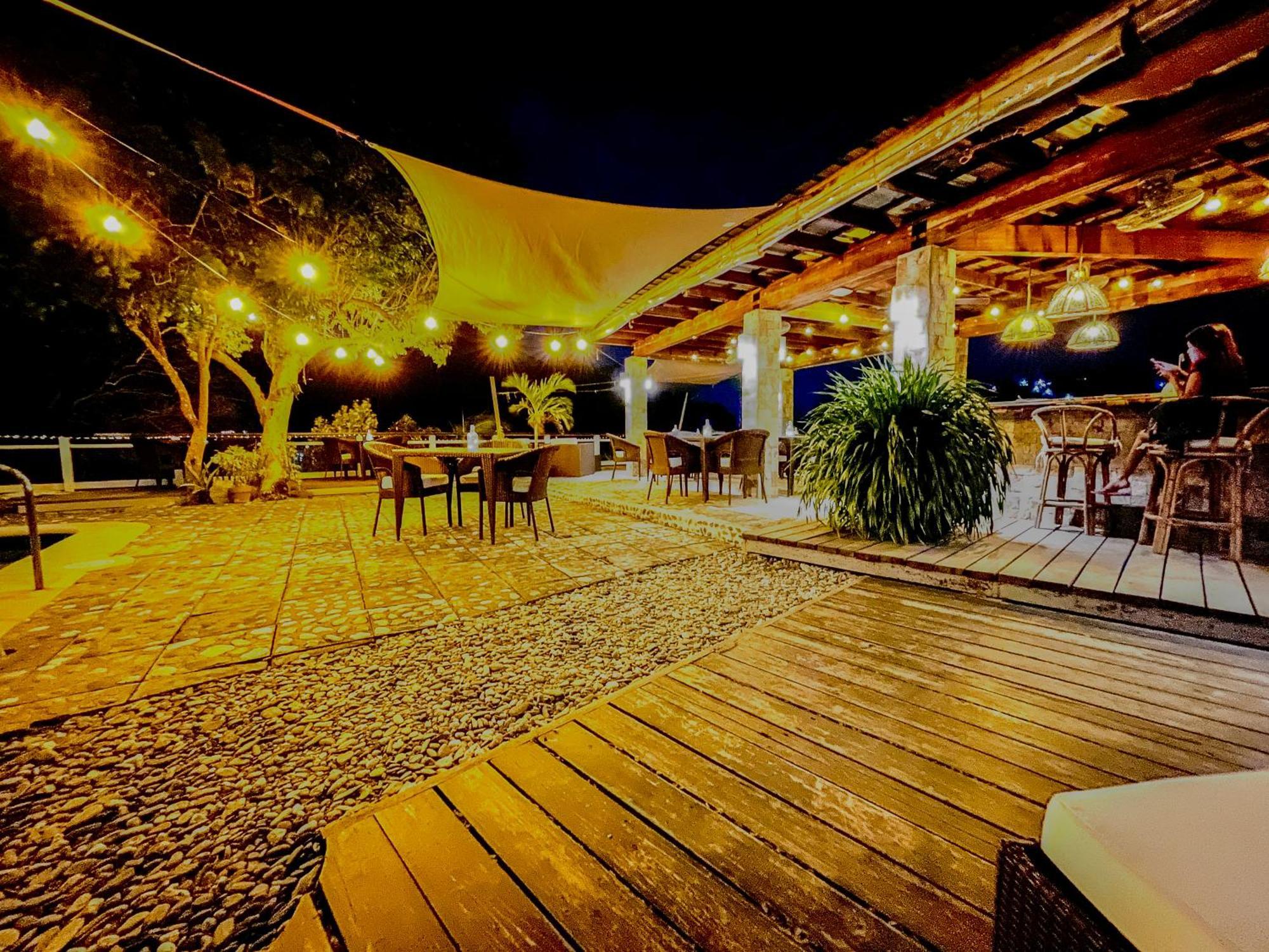 Edgewater Dive & Spa Resort Puerto Galera Exterior photo