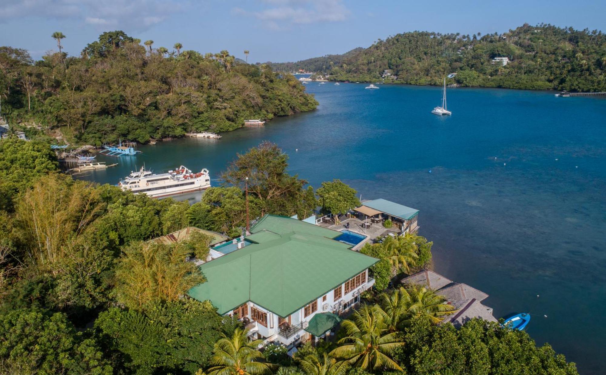 Edgewater Dive & Spa Resort Puerto Galera Exterior photo