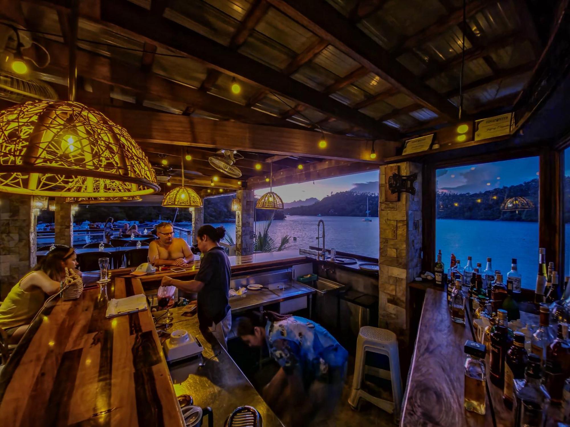 Edgewater Dive & Spa Resort Puerto Galera Exterior photo