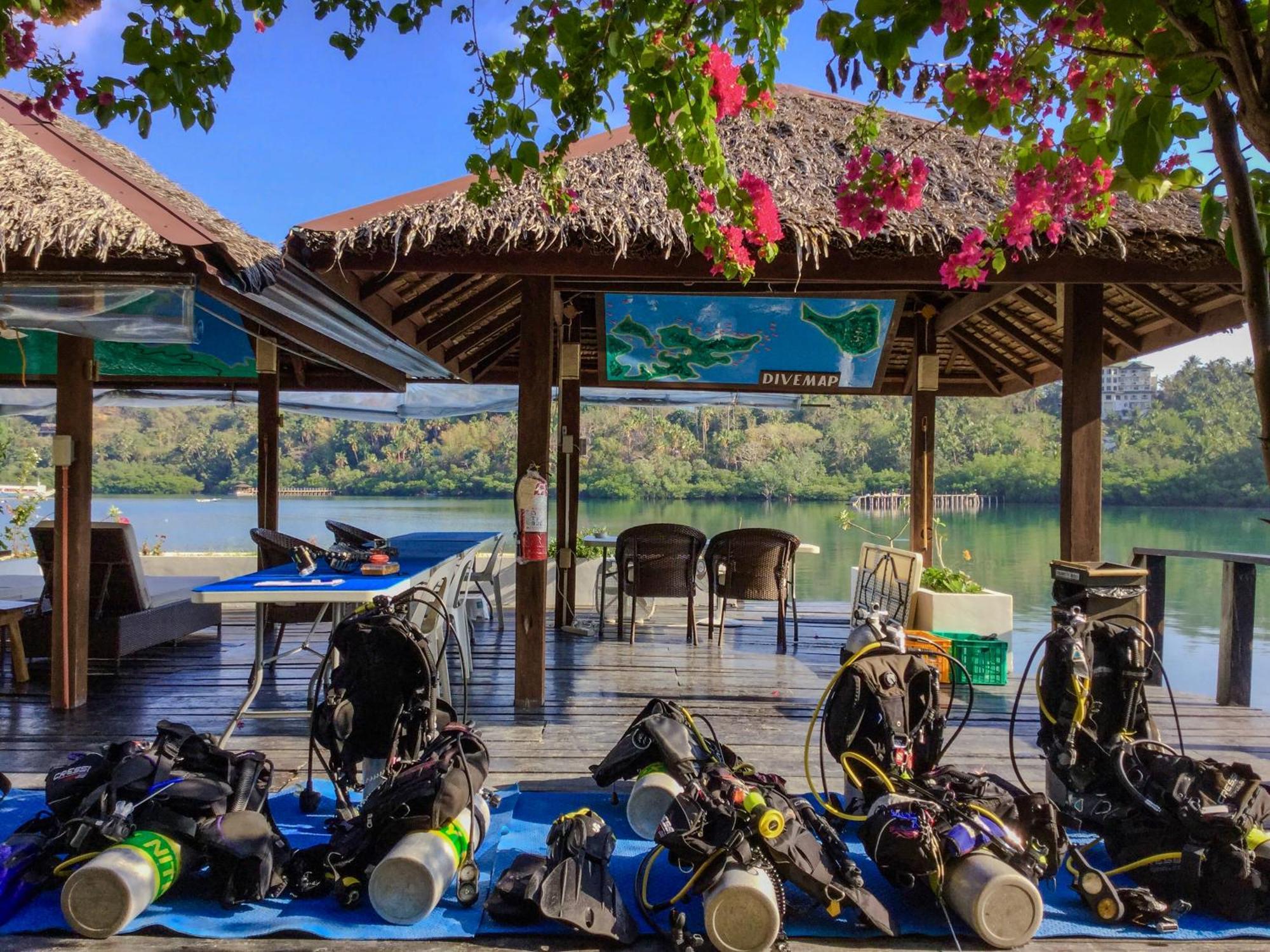 Edgewater Dive & Spa Resort Puerto Galera Exterior photo