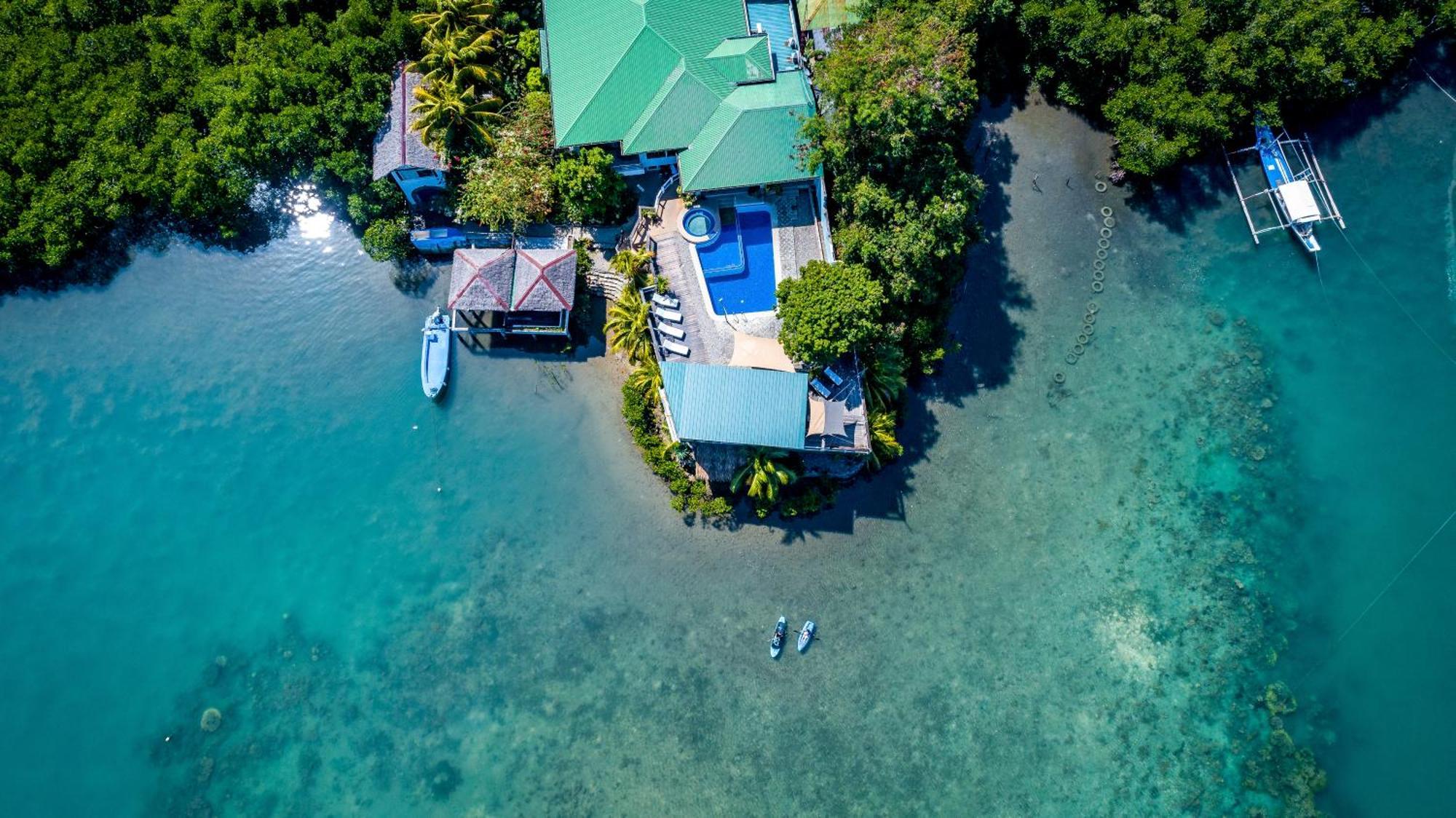 Edgewater Dive & Spa Resort Puerto Galera Exterior photo