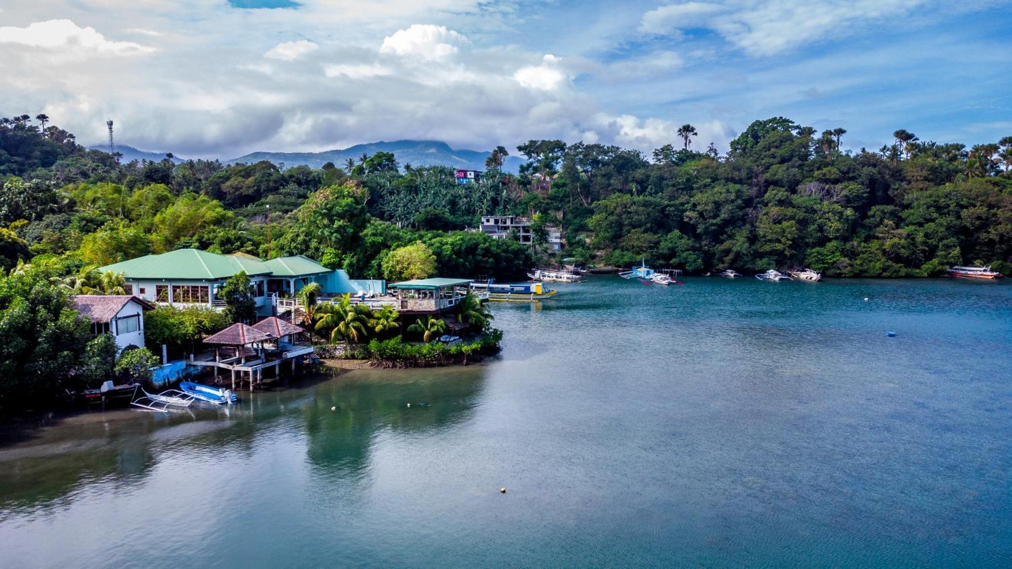 Edgewater Dive & Spa Resort Puerto Galera Exterior photo