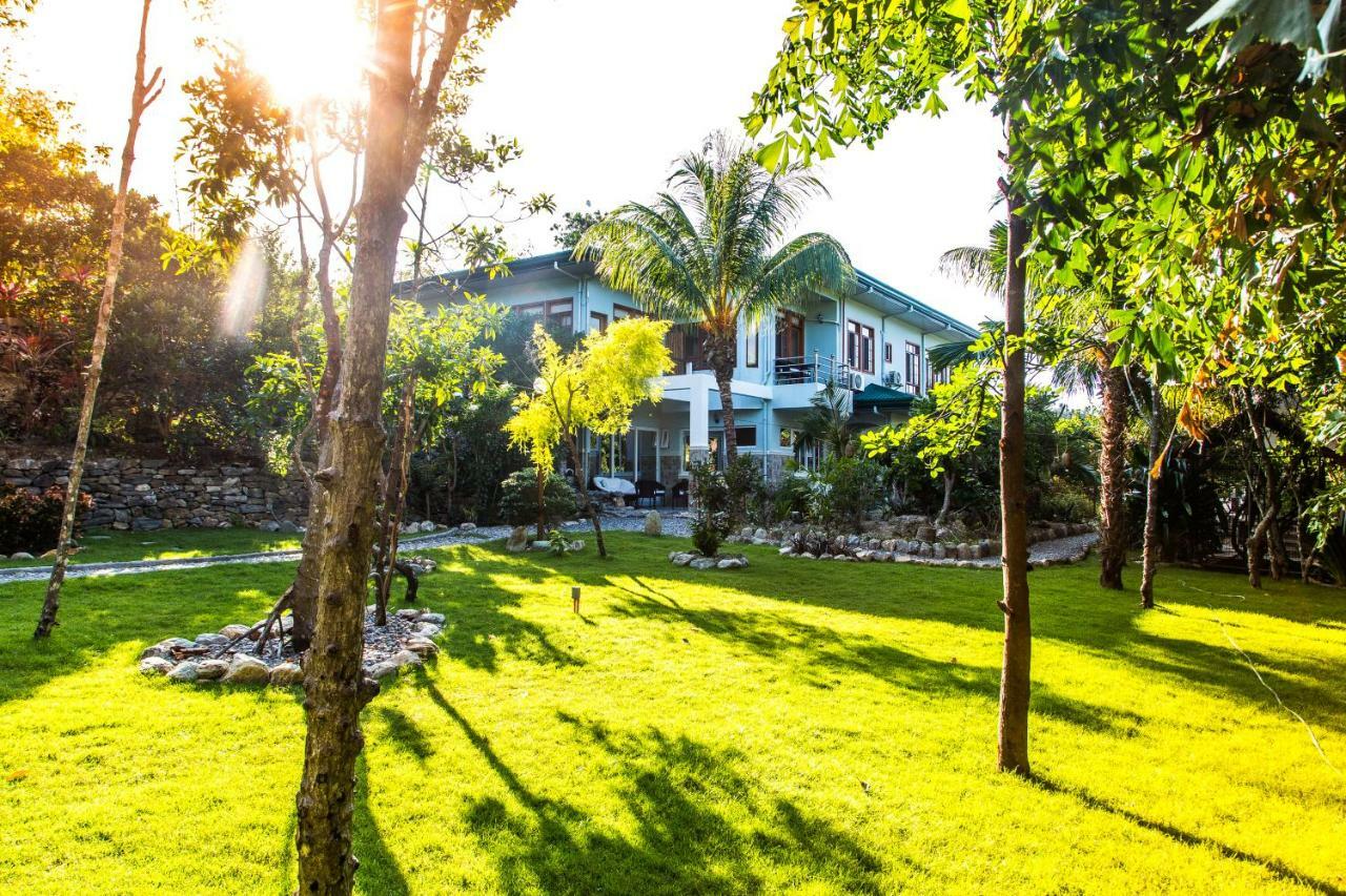 Edgewater Dive & Spa Resort Puerto Galera Exterior photo