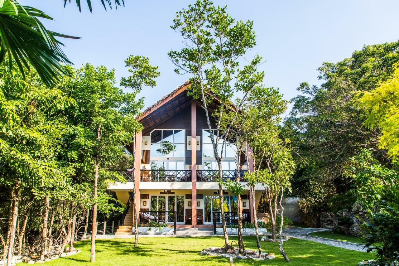 Edgewater Dive & Spa Resort Puerto Galera Exterior photo